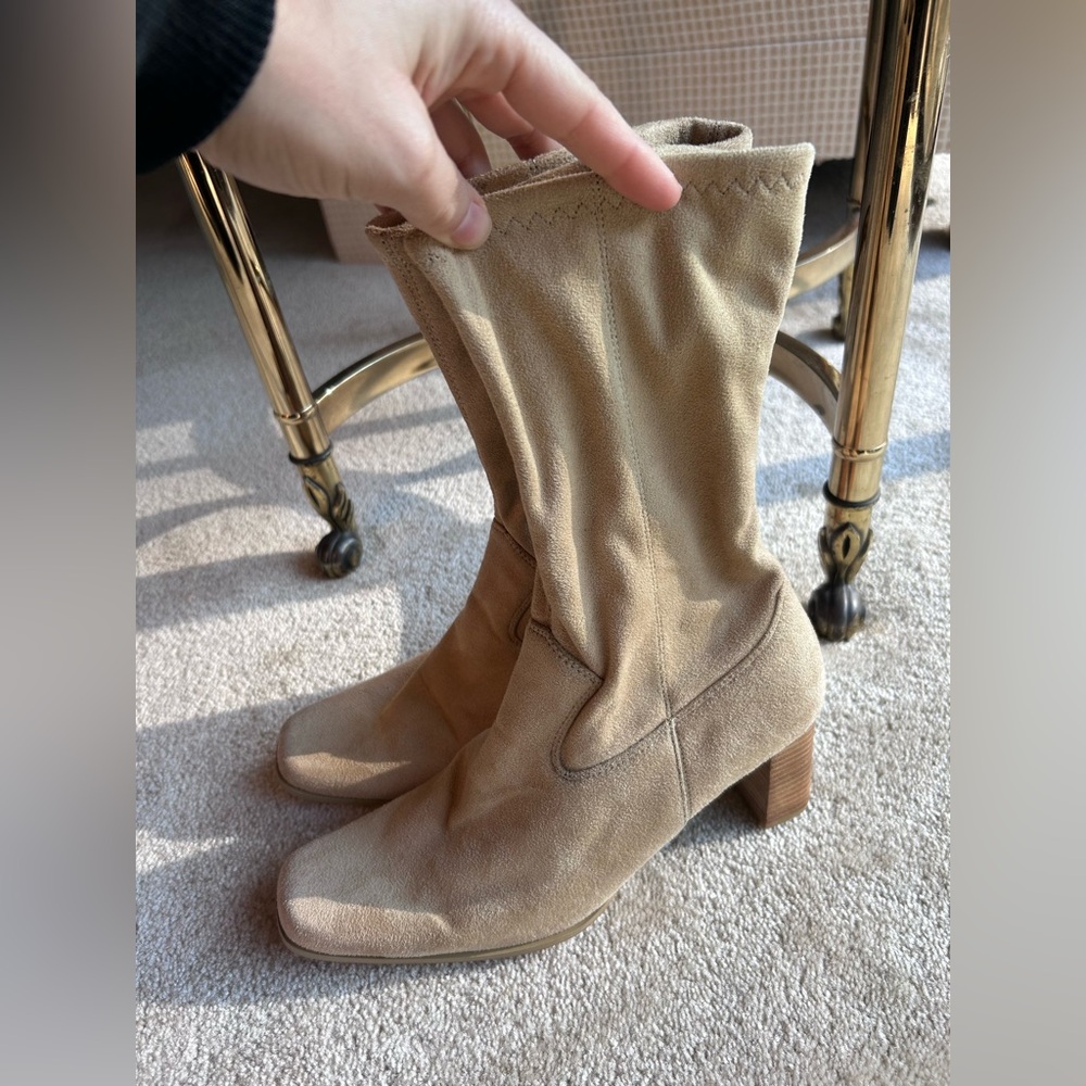 Bongo Vintage Tan Pointy Toe Suede Boots Size 8
